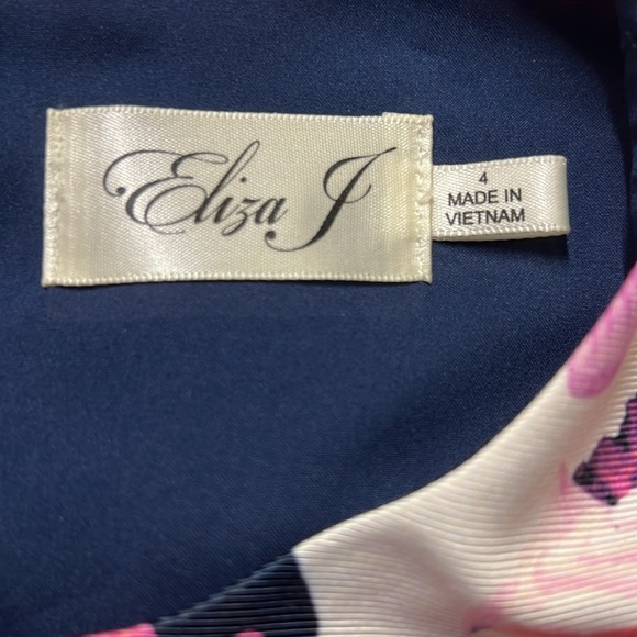 Eliza J Floral Crop Blouse - Picture 5 of 6